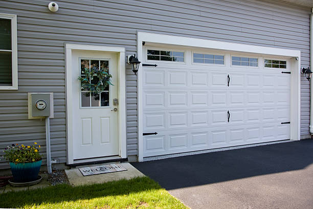 24/7 Emergency Garage Door Panel Replacement experts in Grasonville, MD